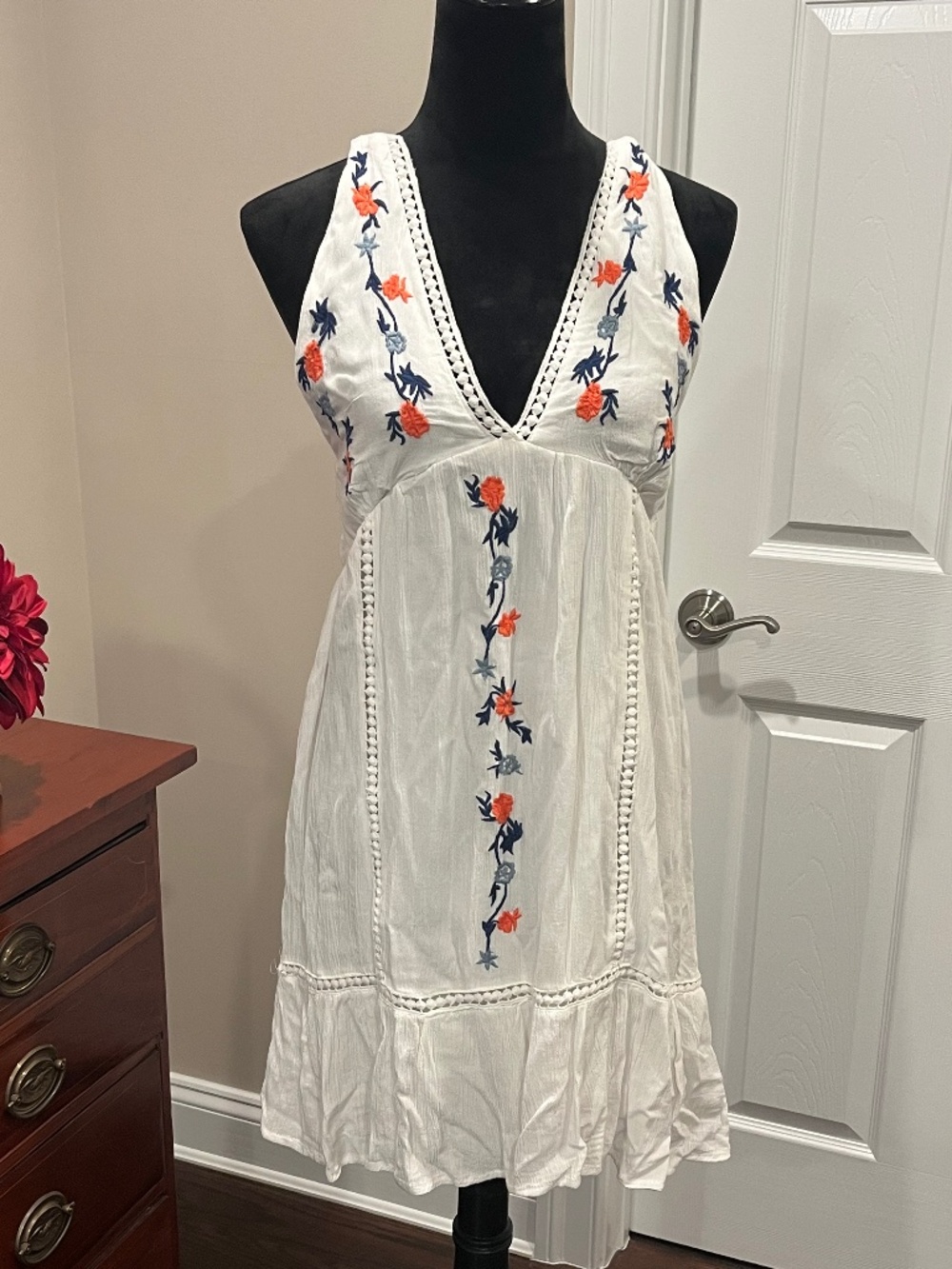 Jessica Simpson White Floral Embroidered Mini Sundress L